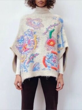 Zara Embroidered Floral Chunky Knit Poncho Sweater Cozy Boho Cape oversized M